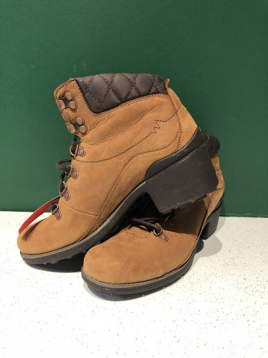 Merrell Dry Heeled Boots, Brown. Women's 9.5