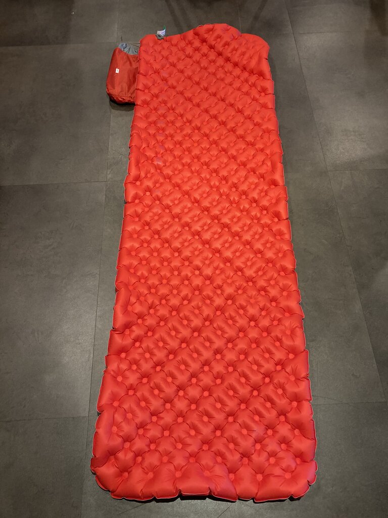 Sea To Summit Comfort Plus Insulated Inflatable Sleeping Pad, Red, Large