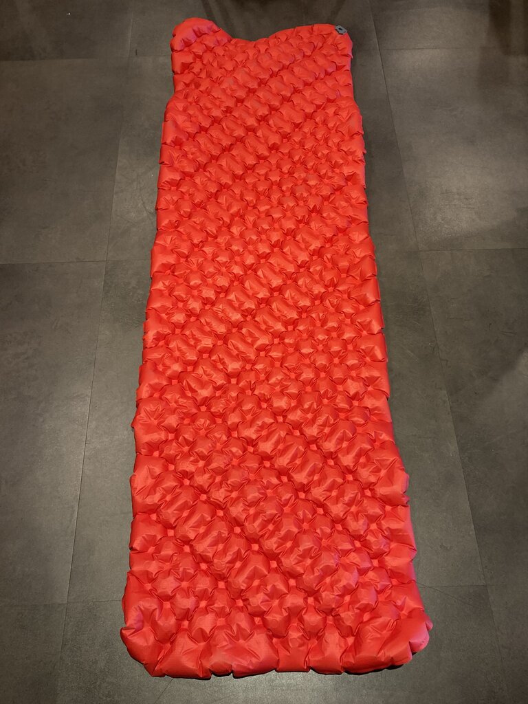 Sea To Summit Comfort Plus Insulated Inflatable Sleeping Pad, Red, Large