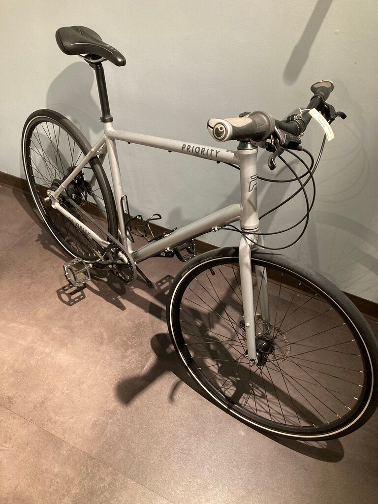 2018 Priority Continuum, Belt Drive Bike, Silver, 21"