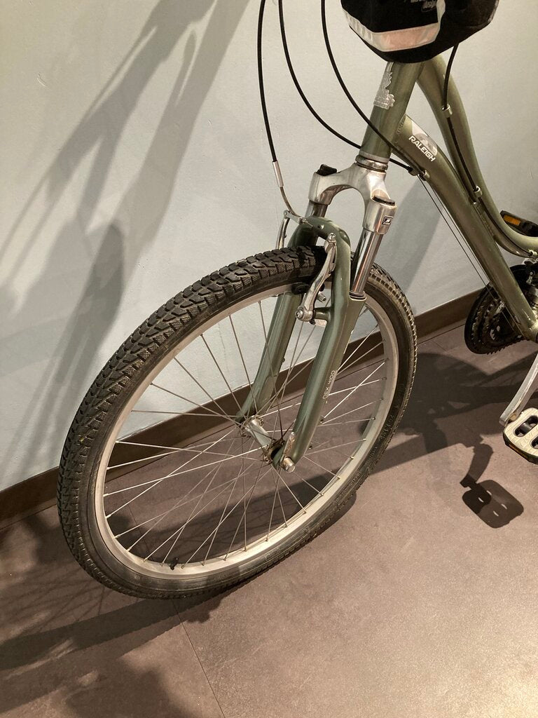 Raleigh Women's Venture 3.0, Green, 35cm, 26" Wheel
