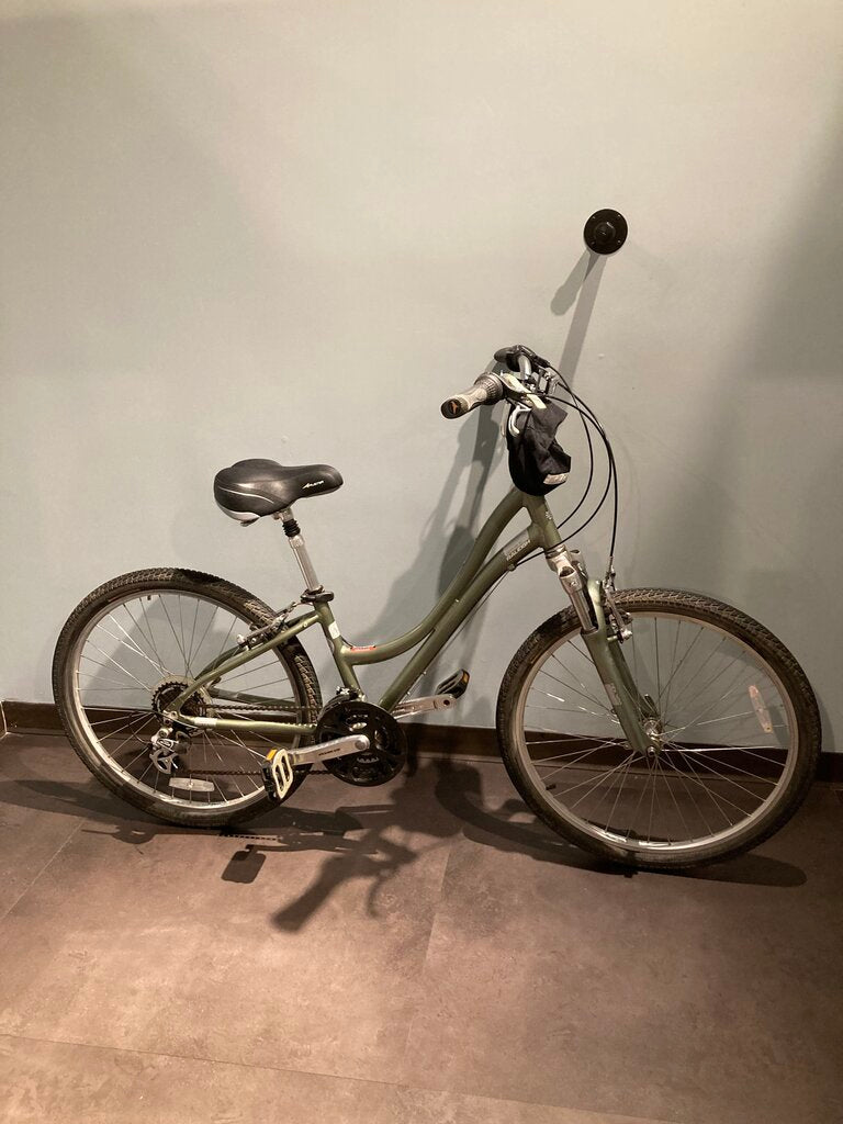 Raleigh Women's Venture 3.0, Green, 35cm, 26" Wheel