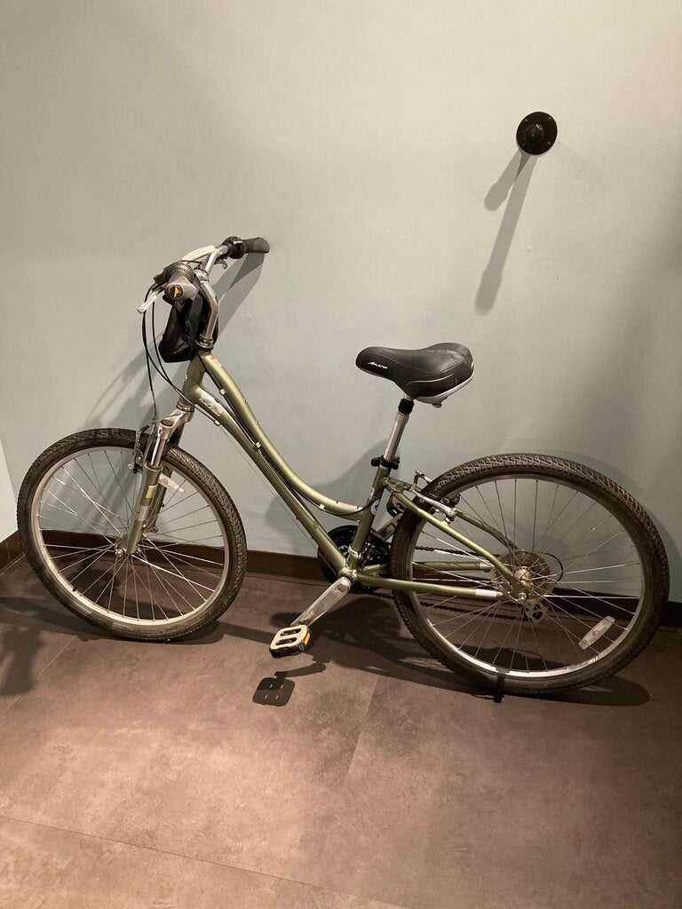 Raleigh Women's Venture 3.0, Green, 35cm, 26" Wheel