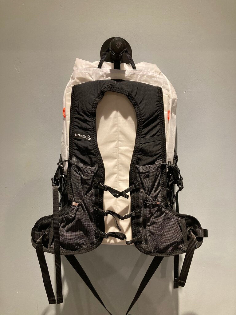 Hyperlite Aero 28 Backpack, White/Black, M (new w/ tags)