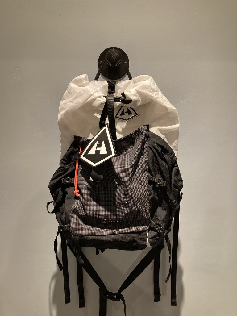 Hyperlite Aero 28 Backpack, White/Black, M (new w/ tags)