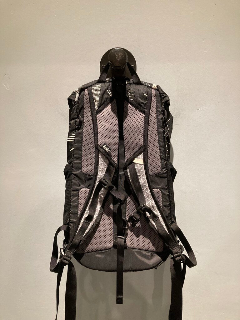 REI Flash Backpack, Black/Stars, 22L