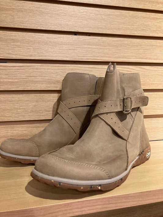 Chaco Skye Boots, Khaki, Women's 8