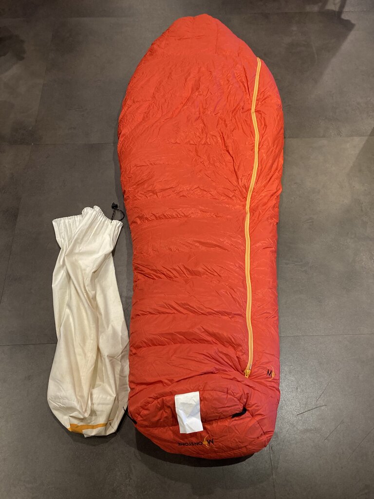 Moonstone Liberty Ridge 800 Sleeping Bag, Red/Black, .0 Degree