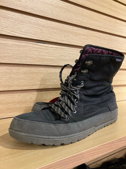 Patagonia Quilted Boots, Grey/Purple, Women's 9.5