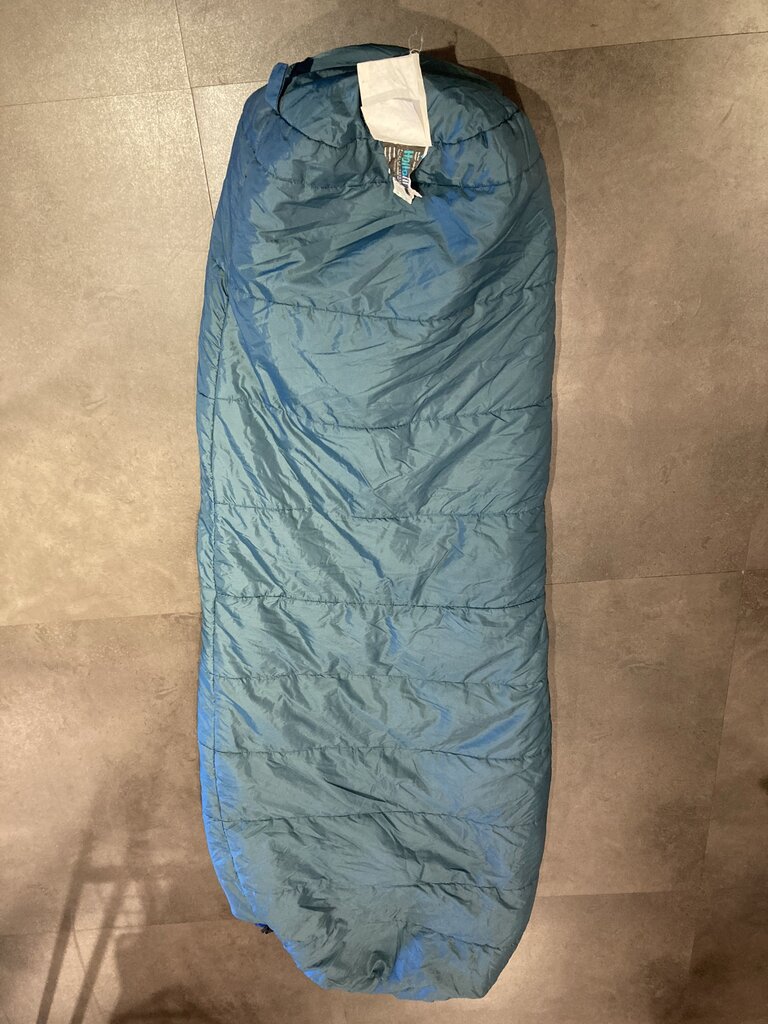 Kelty Clear Creek Sleeping Bag, Blue. 20 Degree Reg