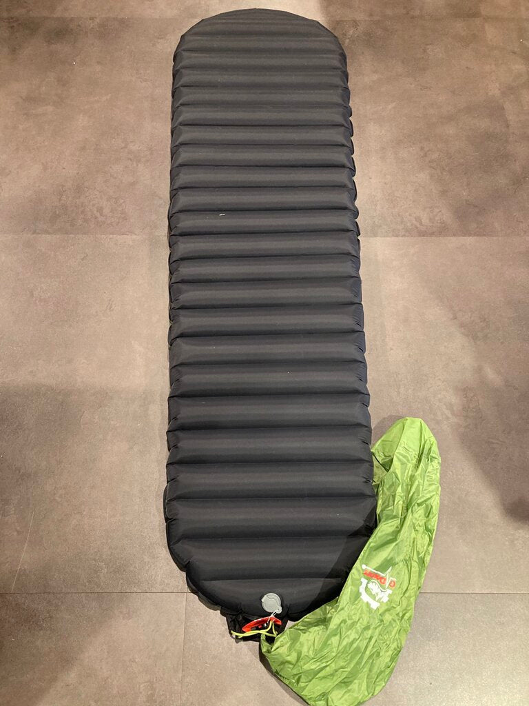 (NEW) Gear Doctors Apollo Air Mattress,Green/Black