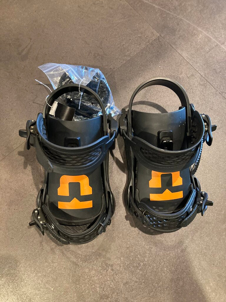 (NEW) Union Cadet Pro Bindings(WITH HARDWEAR) , Black/Orange, Youth S/M