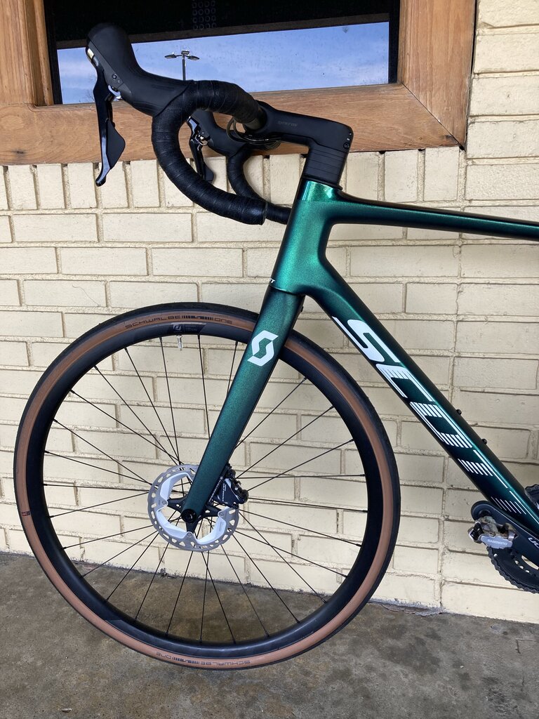 Scott Addict 20 Carbon Road Bike, Green, 28" Tires/54cm Frame