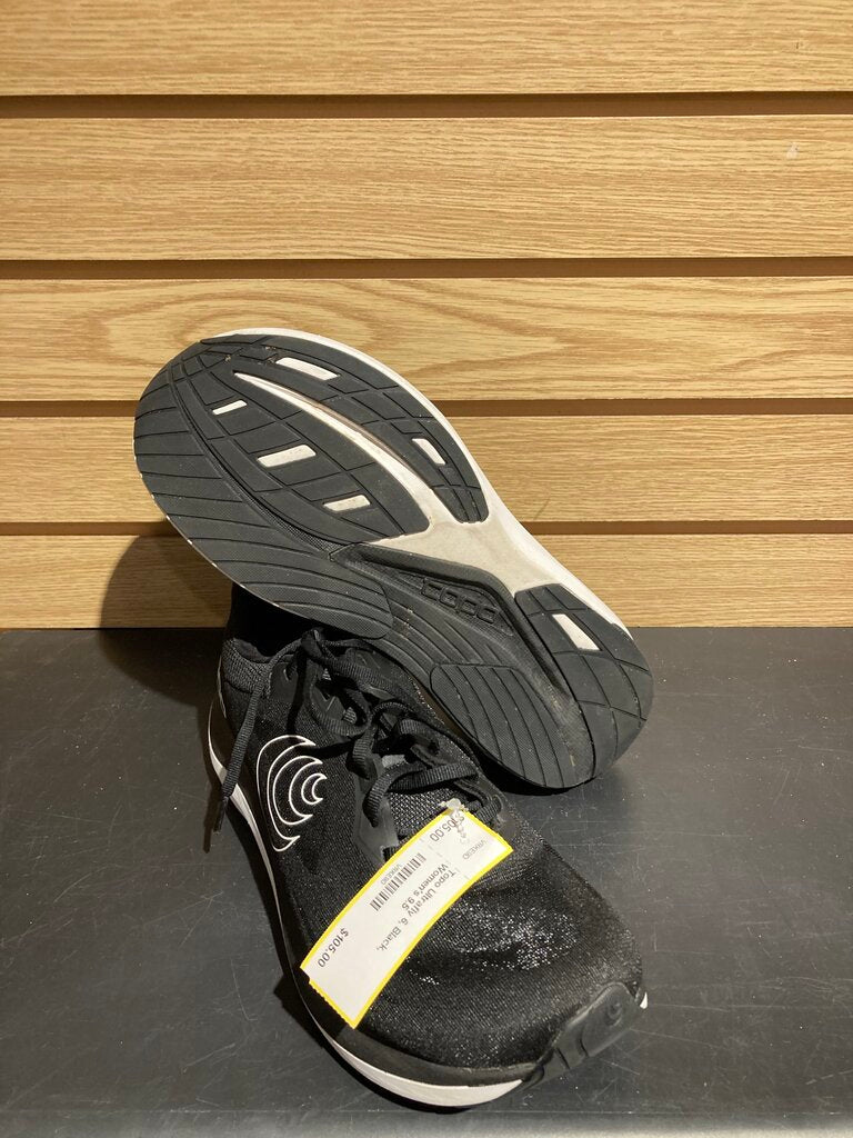 Topo Ultrafly 6, Black, Women's 9.5