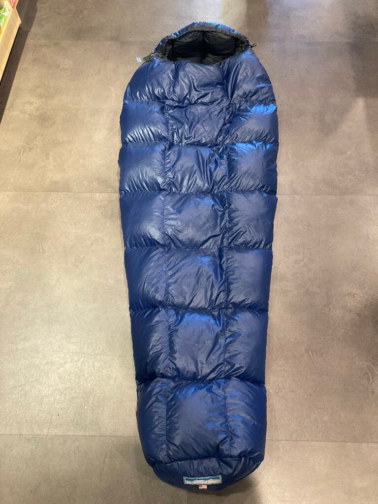 Western Mountaineering Caribou Down Sleeping Bag, Navy, 35deg