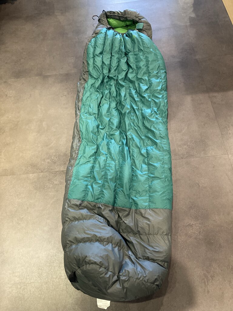 Cabelas Sleeping Bag, Green 15 Degree