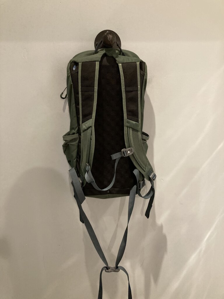 Osprey Skarab 18 Backpack, Green, 18L
