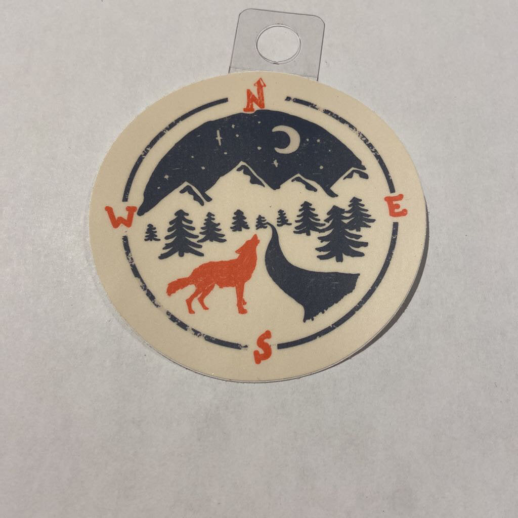 Menottees Wolf Compass, White