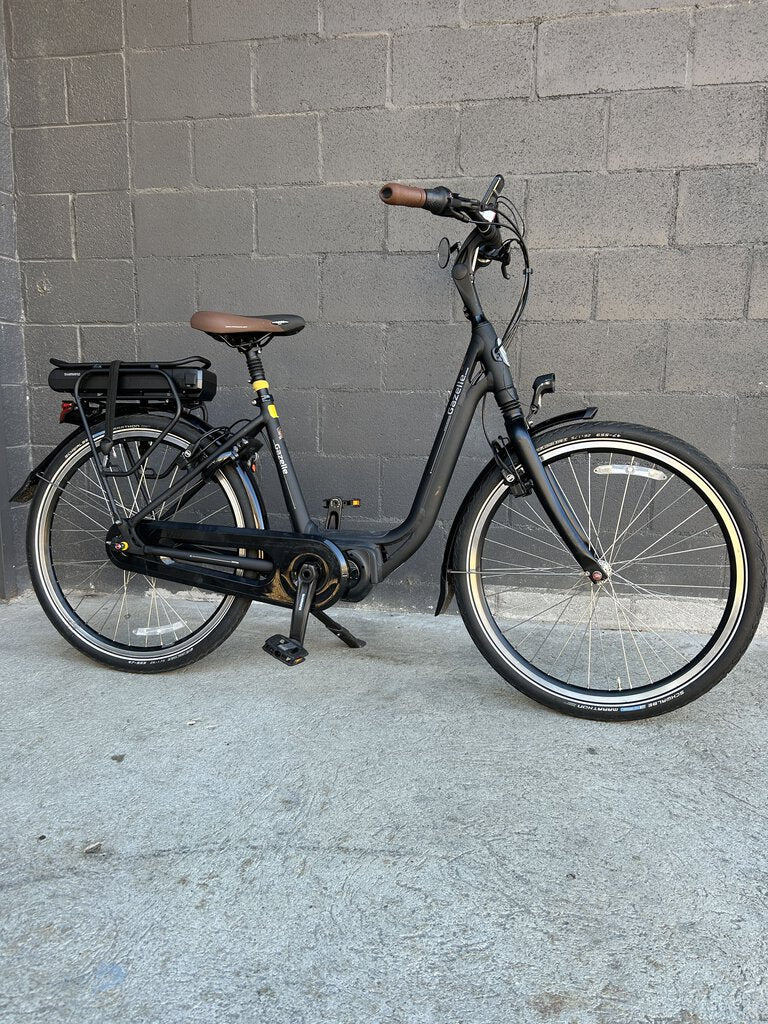 Royal Dutch Gazelle Easy Flow E-Bike, Black, S/M