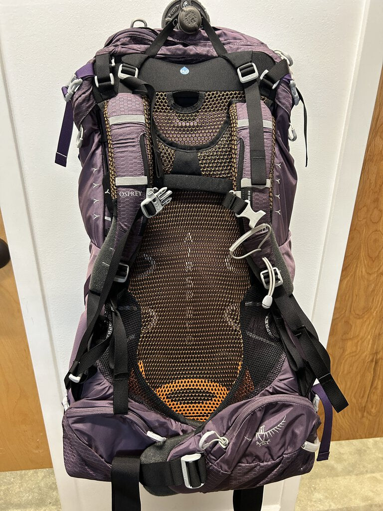 Osprey Aura AG Backpack, Purple/Black, 50L
