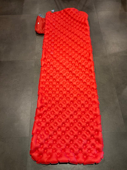 Sea To Summit Comfort Plus Insulated Inflatable Sleeping Pad, Red, Large
