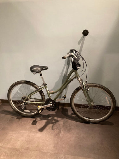 Raleigh Women's Venture 3.0, Green, 35cm, 26" Wheel