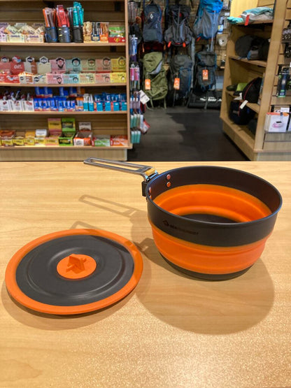 Sea To Summit Frontier UL Collapsible Pouring Pot, Titanium/Teal, 2.2L