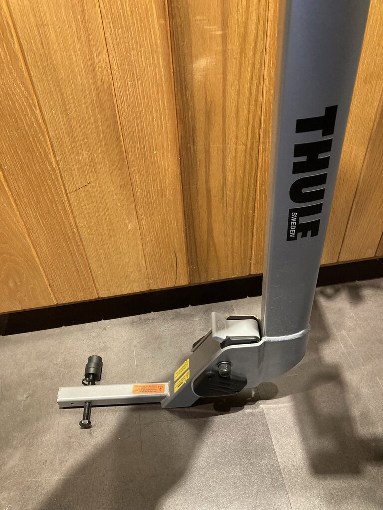 Thule Hitch Mount Bike Rack w/ Lock, Silver, 2 Bike, 1.25"