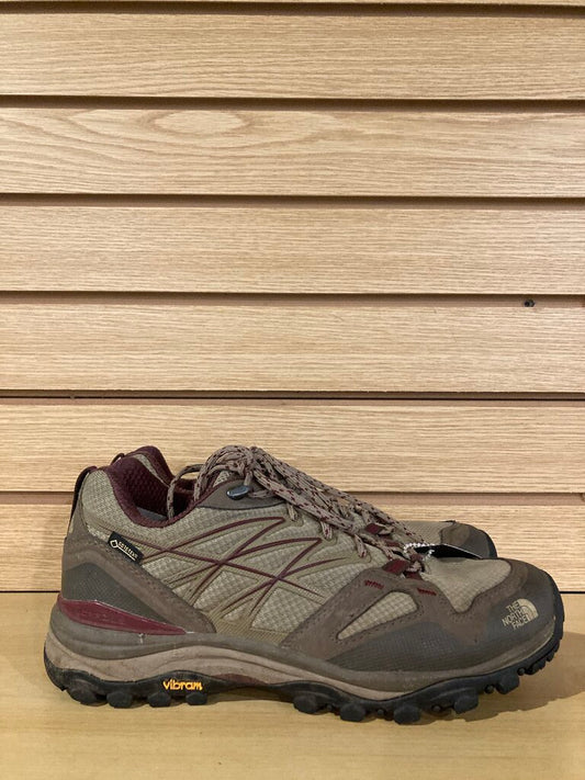 The North Face GTX Low Shoes, Beige/Maroon, Women's 8