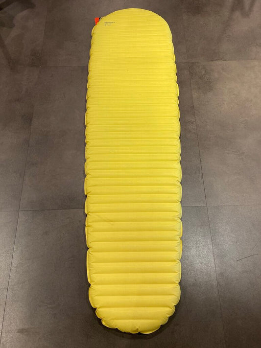 (STAINS) Thermarest Neoair Xlite Sleeping Pad, Yellow