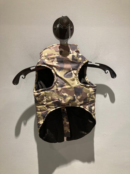 Frisco Pet Coat, Camo, Medium.
