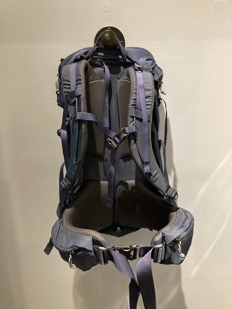 REI Traverse 32 Backpack, Navy, Women's S, 32L (new w/ tags)