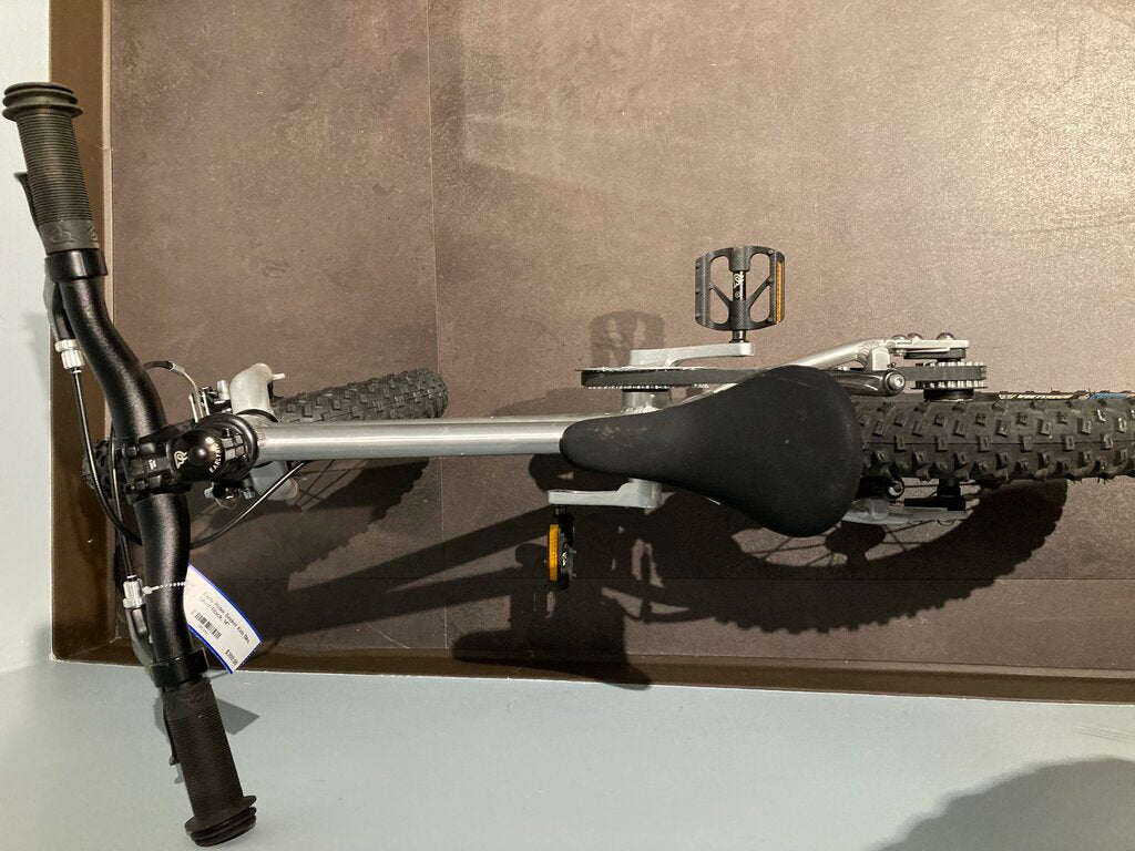 Early Rider Seeker Kids Bike, Silver/Black, 14"