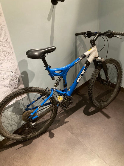 GT idrive 40, Blue/White/Black, 26" Wheel, 19" Size