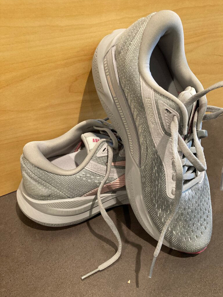 Brooks Adrenaline GTS 24 Shoes, Grey/Pink, Women's 6