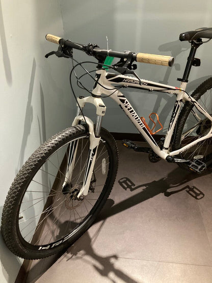 Specialized Hardrock MTB, White, 29" Wheels