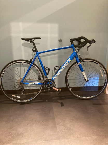 2017 Diamondback Century Sport Road Bike, Blue, 58cm Frame/700cm Wheels