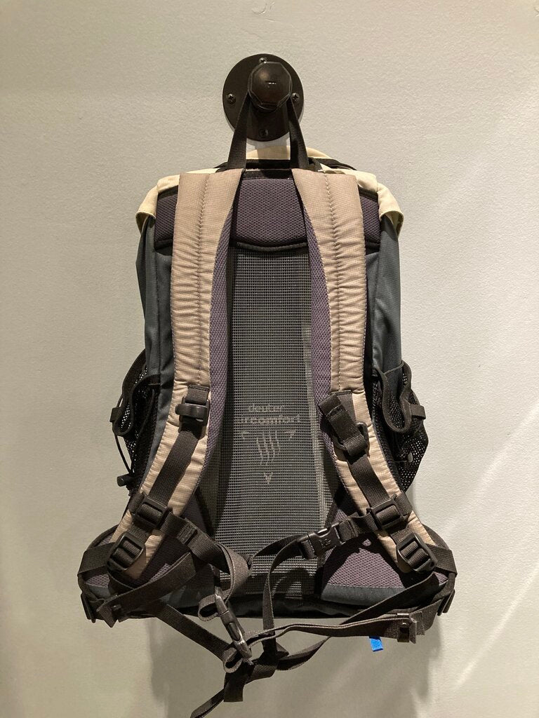 Deuter AC Lite 25 Backpack, Green/Beige