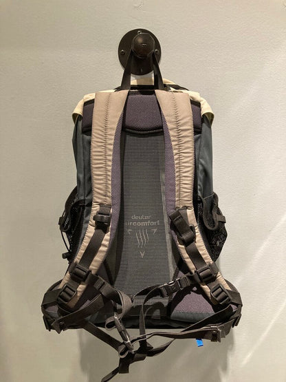 Deuter AC Lite 25 Backpack, Green/Beige