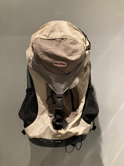 Deuter AC Lite 25 Backpack, Green/Beige