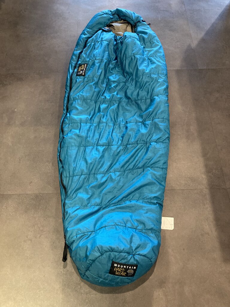 *Vintage* Mountain Hardwear Sleeping Bag, Teal, SHORT 20 Degree?