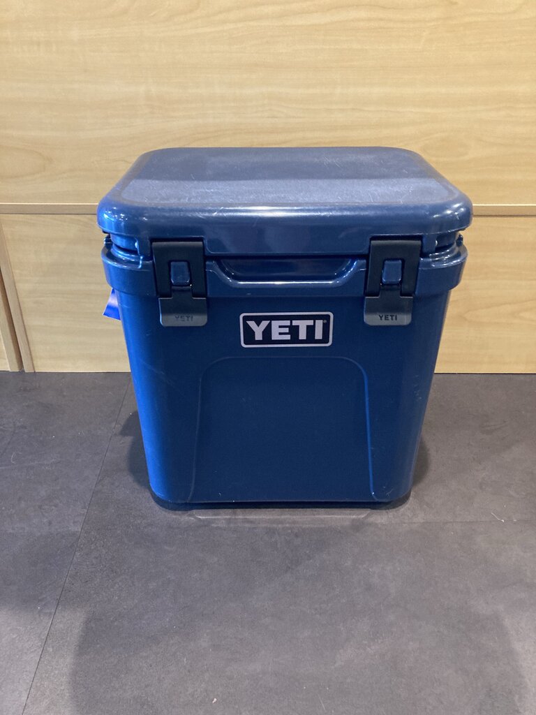 YETI Roadie 24 Hard Cooler, Blue