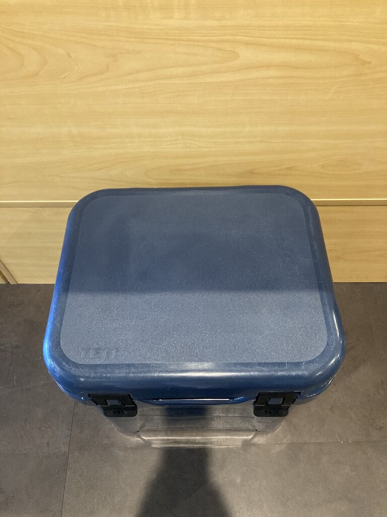 YETI Roadie 24 Hard Cooler, Blue