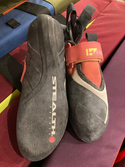 8-10 Climbing Shoes, Red/Black, EU 38