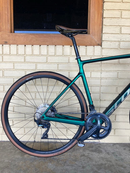 Scott Addict 20 Carbon Road Bike, Green, 28" Tires/54cm Frame