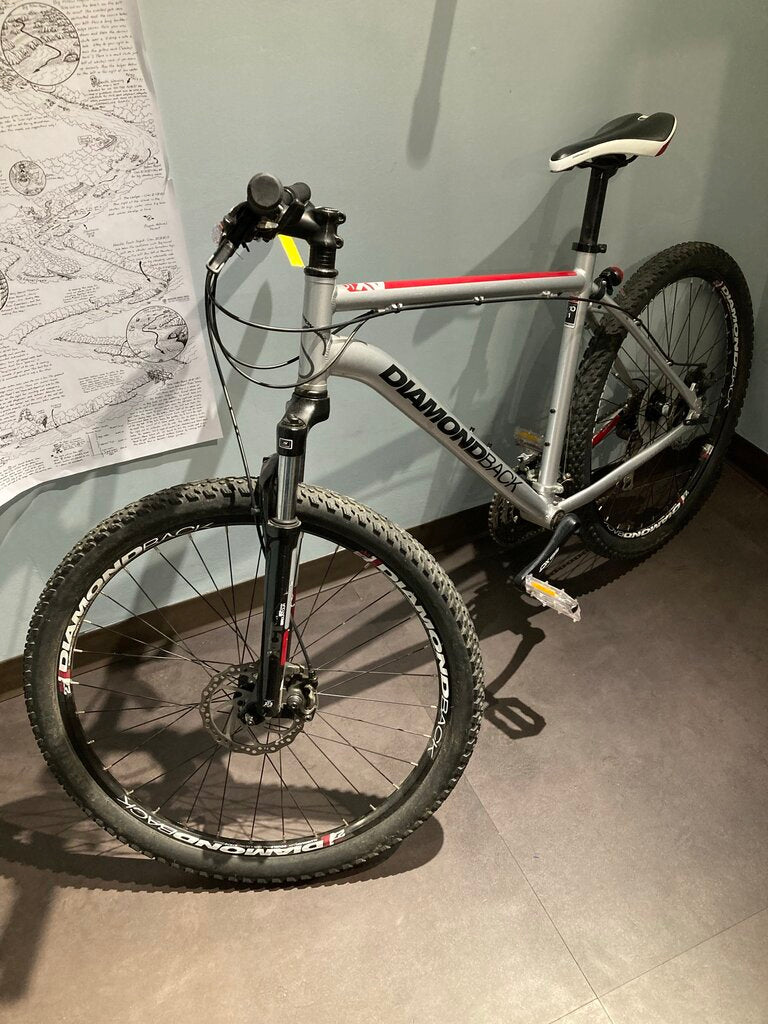 Diamondback Axis XE, Grey/Red, 20" Frame, 27.5" Wheel