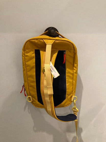 Cotopaxi Chasqui Sling, Mustard/Navy, 13L