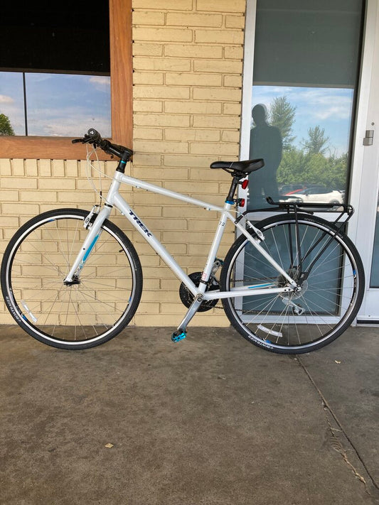 Trek FX 7.2 Hybrid Bike, White/Blue, 19" Frame/700cm Wheels