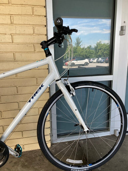 Trek FX 7.2 Hybrid Bike, White/Blue, 19" Frame/700cm Wheels