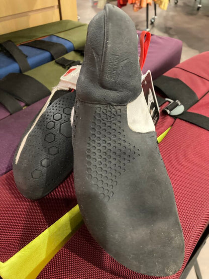 (NWT) Mad Rock Drone Climbing Shoes, Black/Off White, EU 39